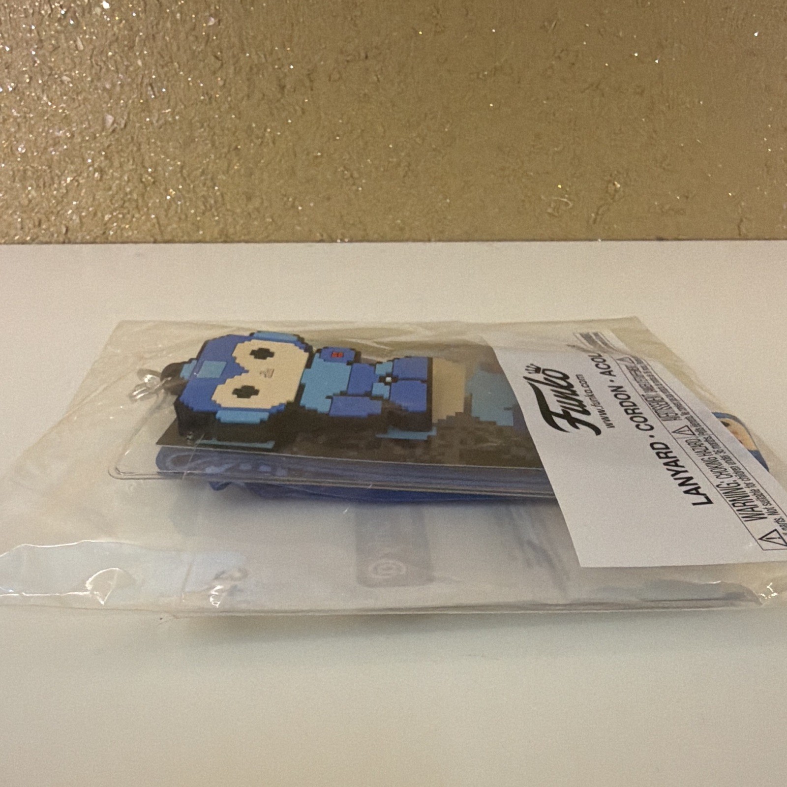 Funko Mega Man Lanyard w/ Pixel Character Charm, FAC-034203-17236