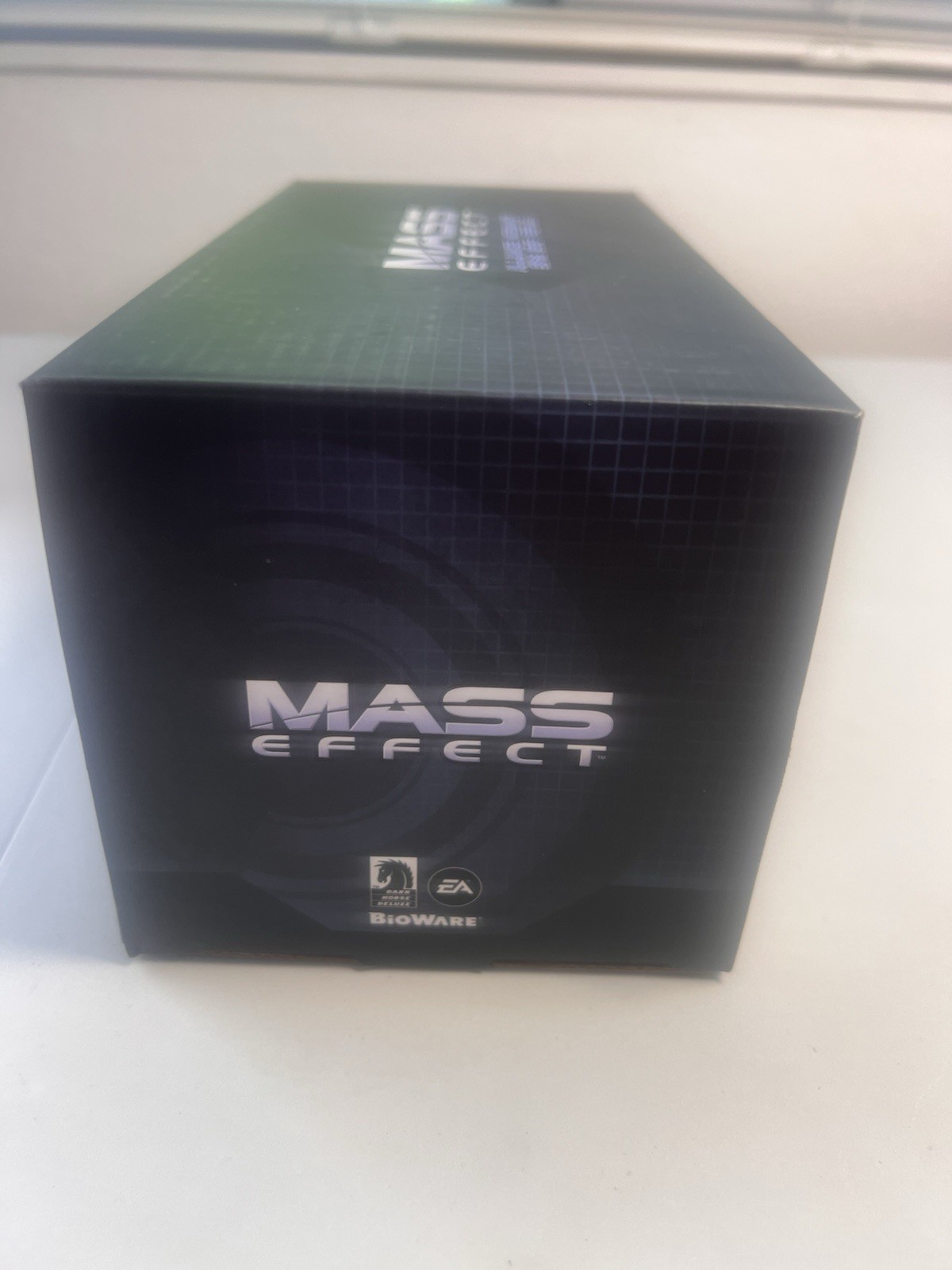 Dark Horse Mass Effect Alliance Normandy SR-2 Ship Replica Statue Original 2014