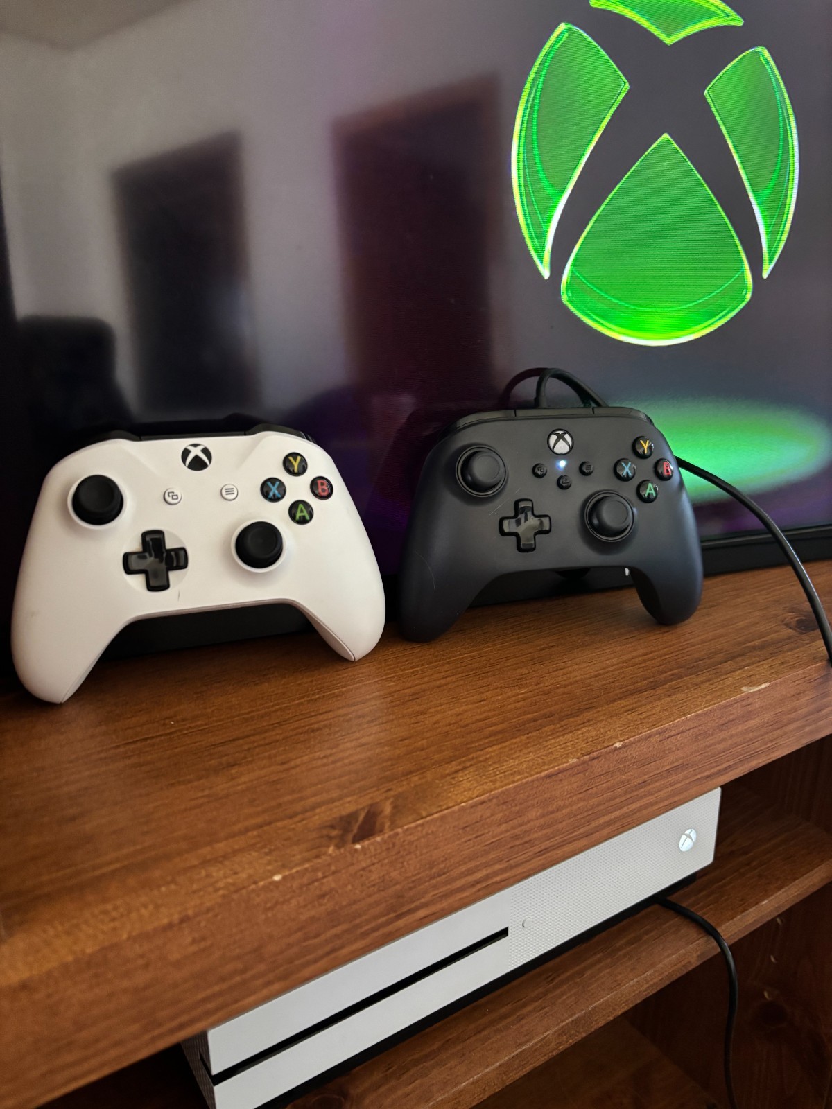 Xbox One S 1TB Console – White (XBS1TB) – USED – 2 controllers included!!!!