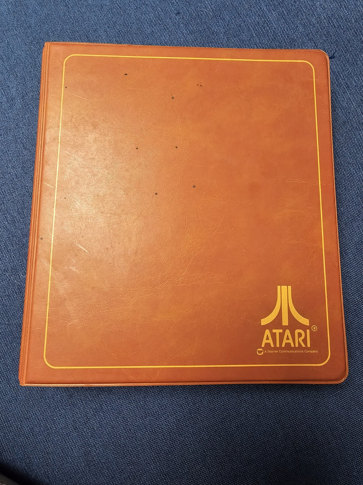Vintage ATARI 8 Game Program Cartridge Storage Case Light Brown – With 8 Games