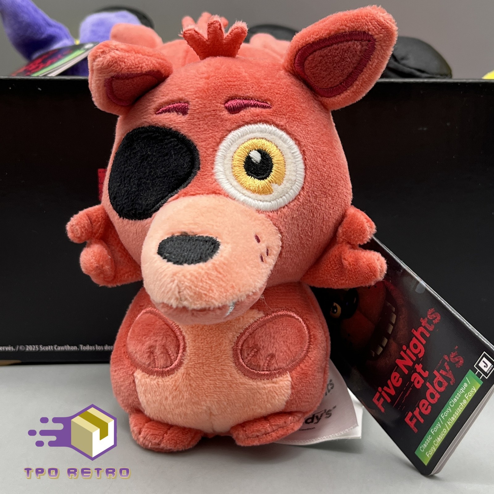 Jazwares FNAF 2025 4″ Mini Plush Set 5 GLOW EYES Freddy Bonnie Chica Foxy Golden