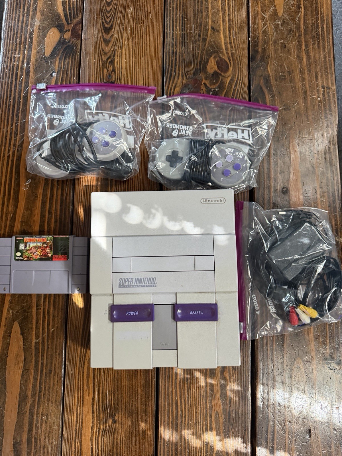 Nintendo Super Nintendo SNES Gray Console w/ 2 Controllers AV Cables Donkey Kong