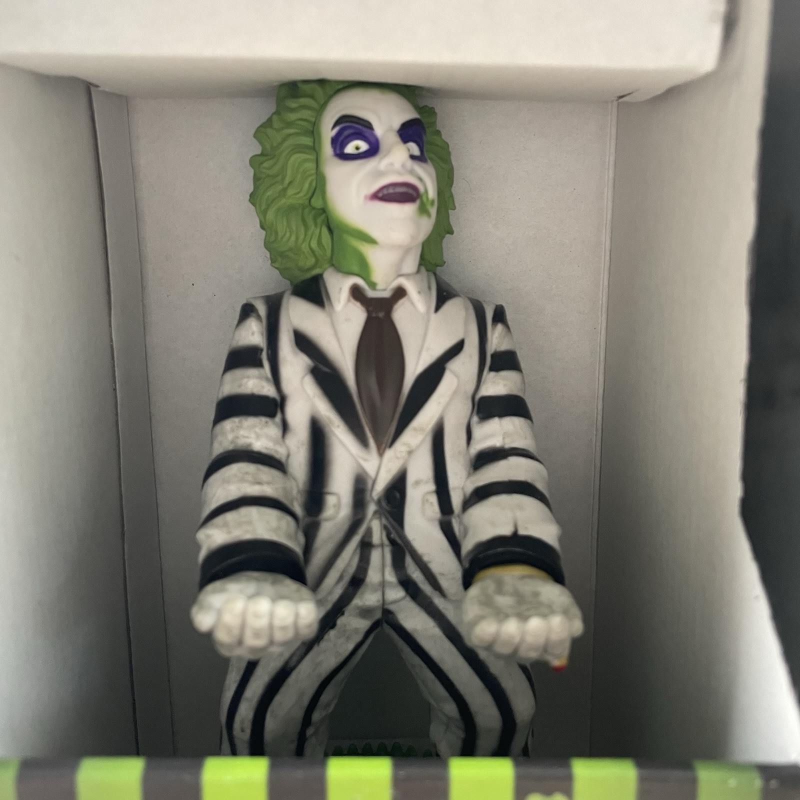 BEETLEJUICE Cable Guys Original Phone & Game Controller Holder Character Stand
