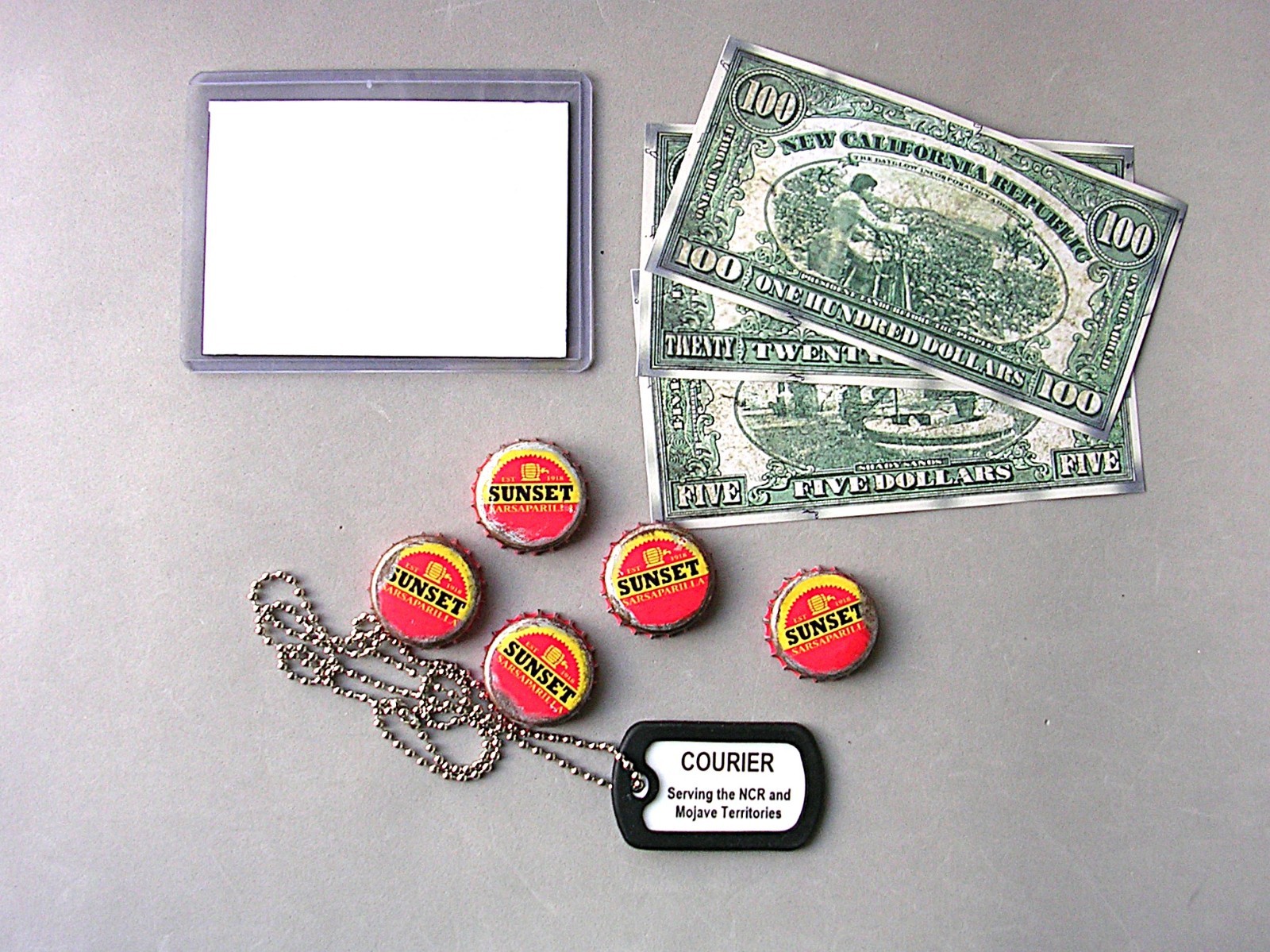 Fallout New Vegas Mojave Express Courier Pouch Sunset Caps Dog Tag Currency