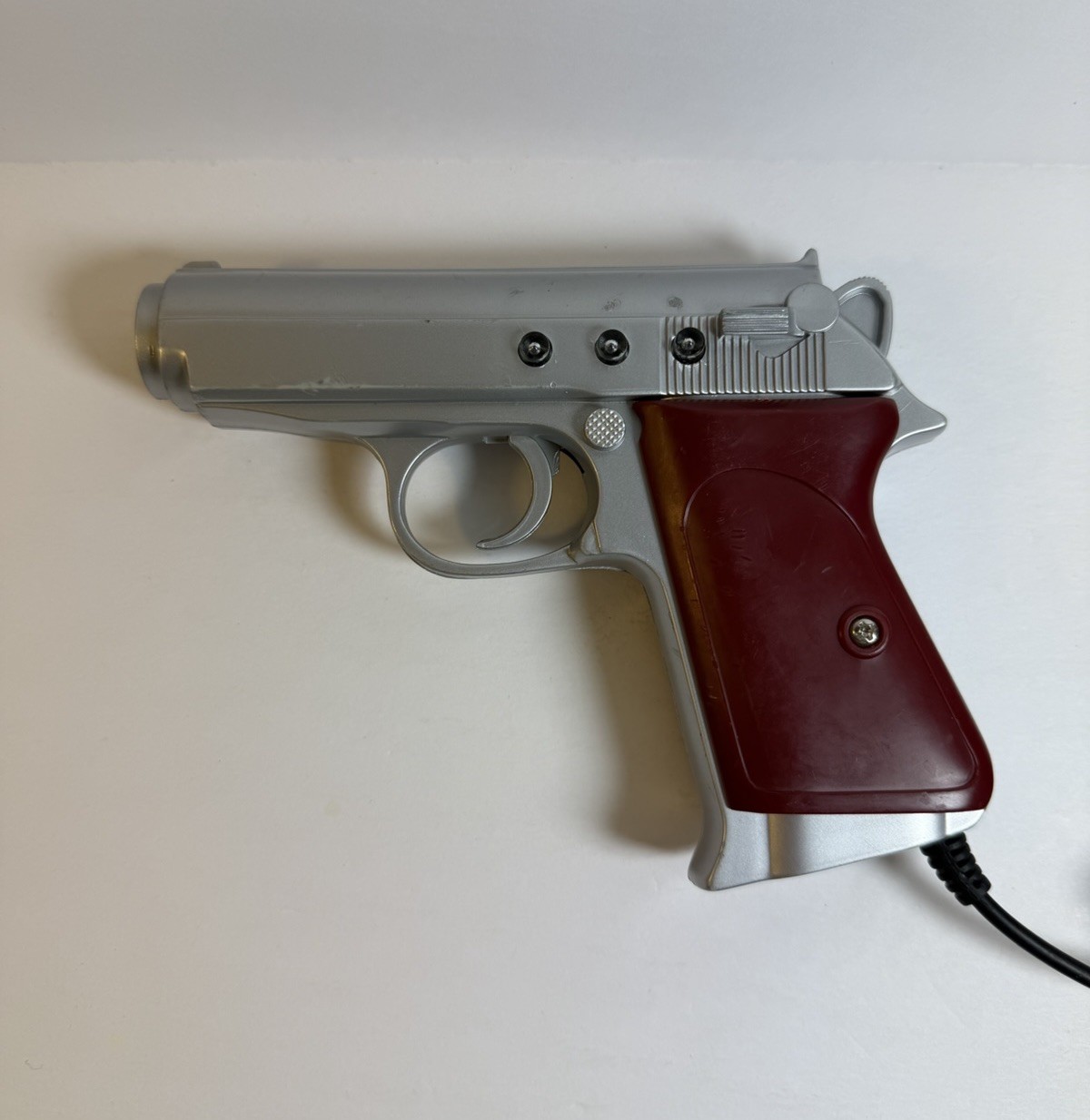 Sega Genesis Light Gun Whte/Red Pistol 3rd Party Controller 9 Pin Untested