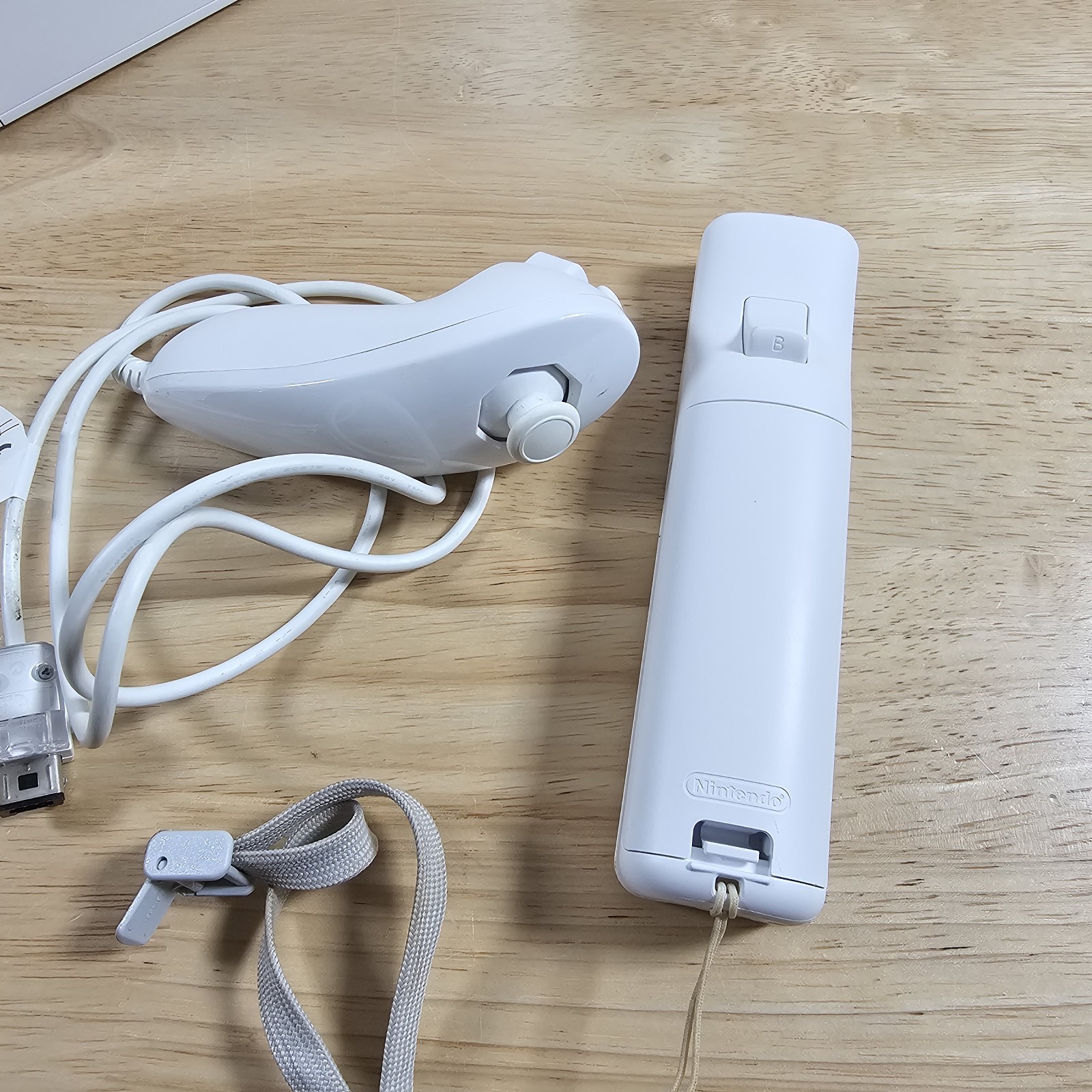 Nintendo Wii Game Console RVL-001 Bundle, USA Version, White