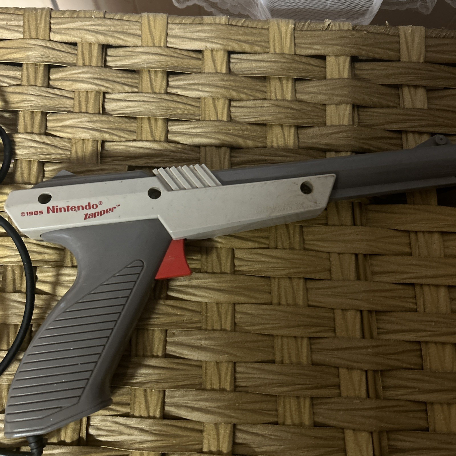 Official Nintendo NES Gray Zapper Light Gun 1985 Untested