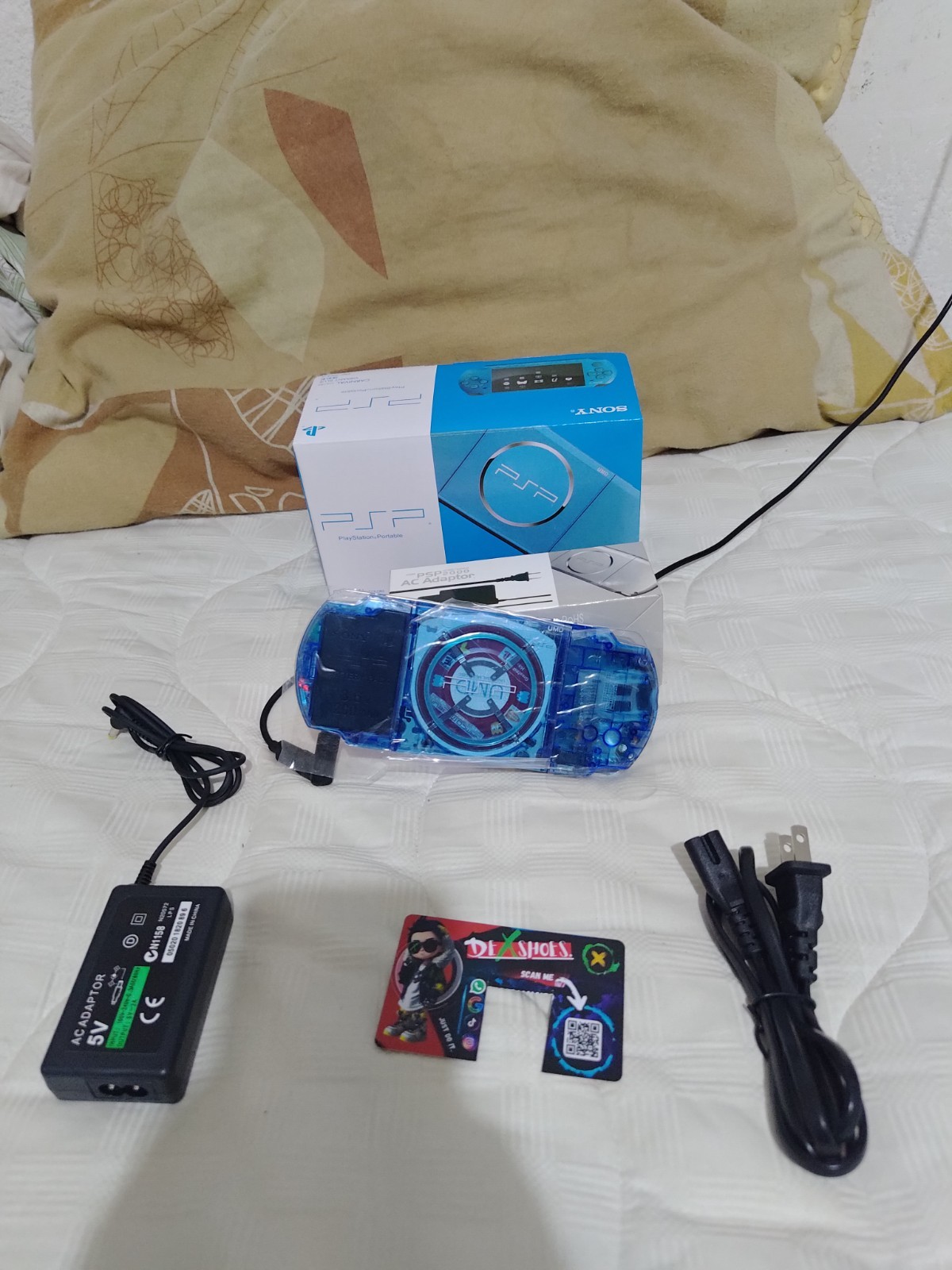 Sony PSP transparent blue with 32 GB plus games plus USB-C adapter NEW