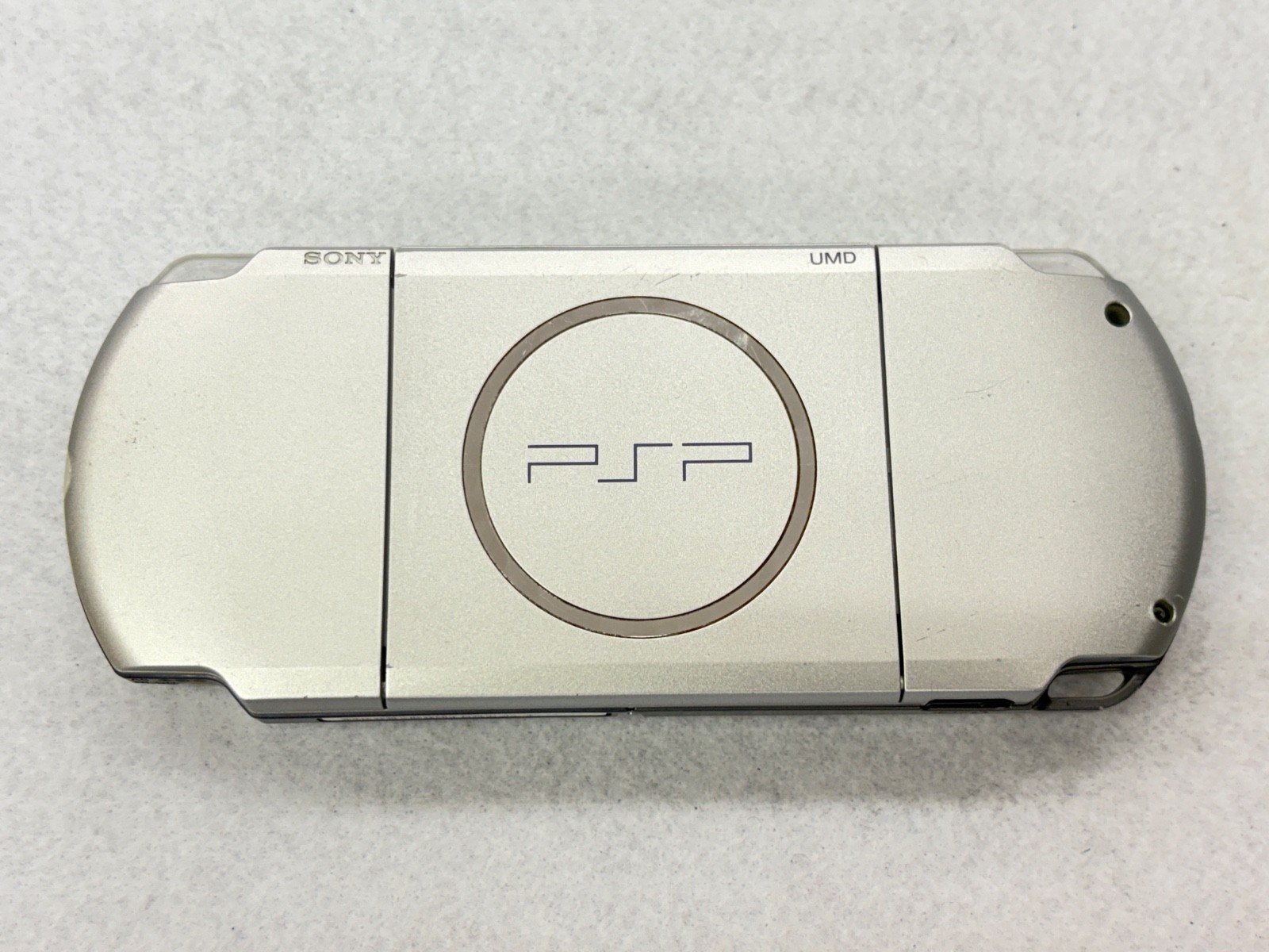 TESTED SONY PSP 3000 Mythic SILVER Console + Charger + battery + 3 game 4GB