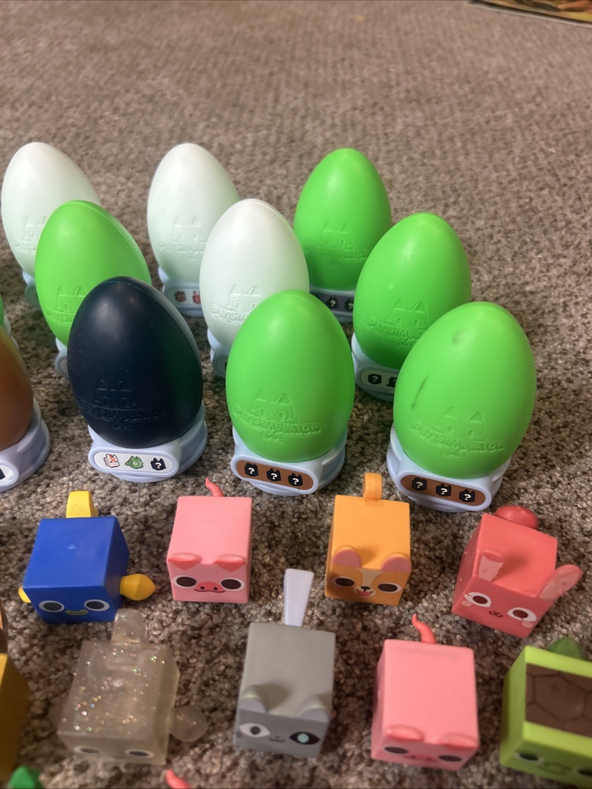 Pet Simulator X Series Large Lot Eggs Figures Keychains