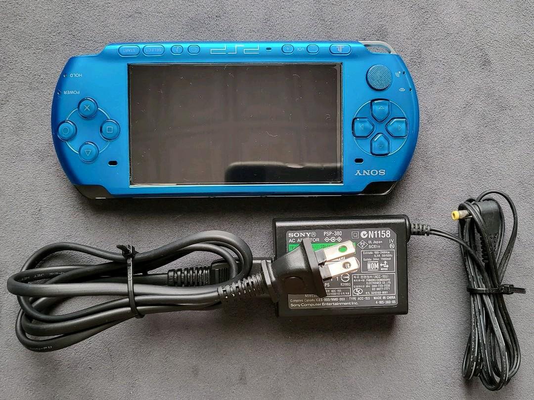 PSP Playstation Portable Vibrant Blue (PSP – 3000 VB) Box Set
