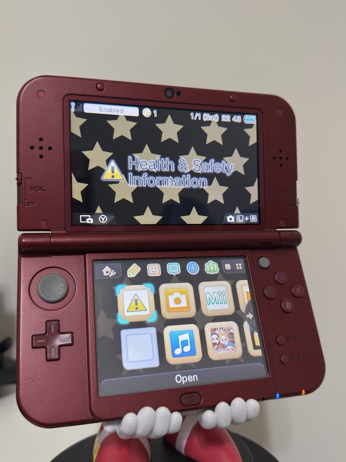 Nintendo New 3DS XL Red Handheld System NTSC-U/C (US/Canada)