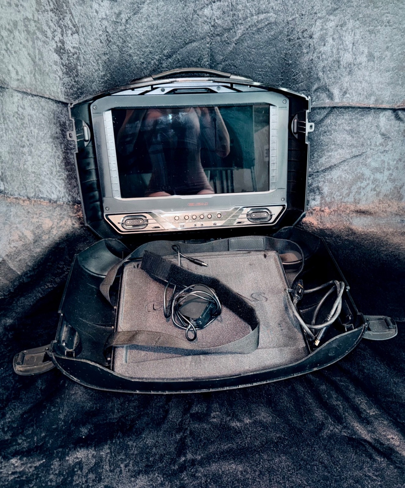 GAEMS G155 Personal Gaming Environment w/ LCD Screen 15 Inches | USED