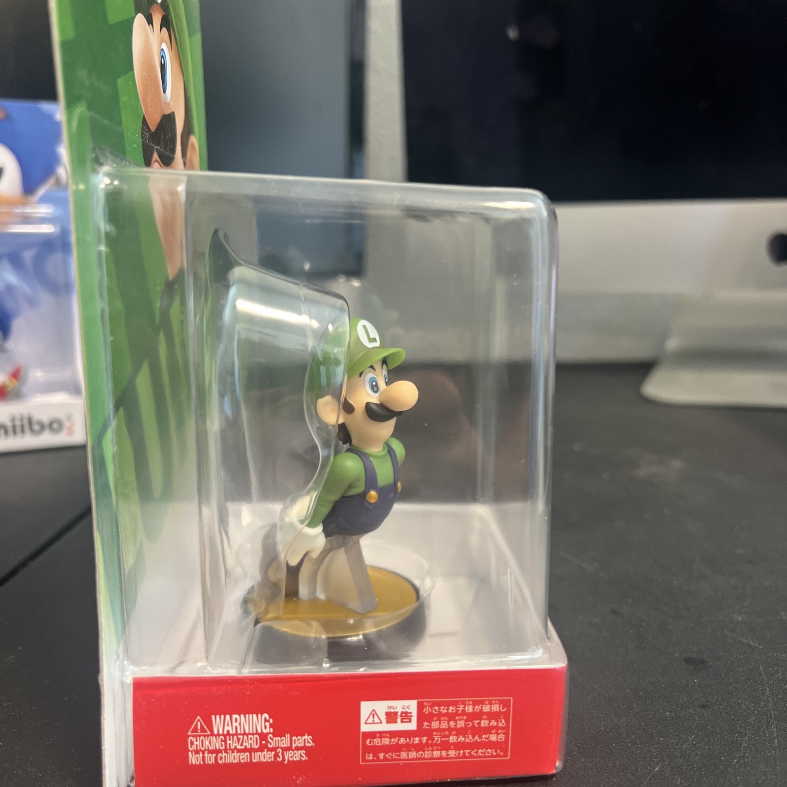 luigi amiibo super smash bros figurine