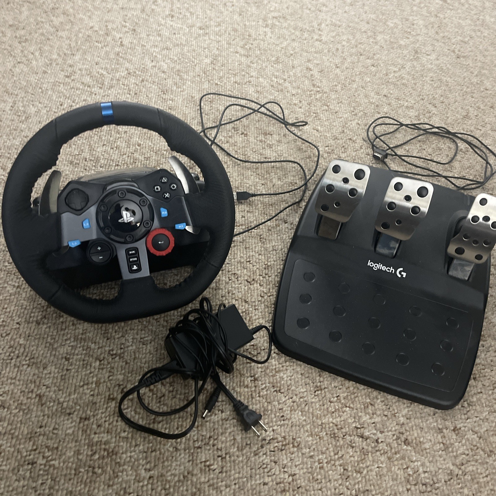 Logitech G29 Driving Force Racing Wheel + Pedals | PS4 + PS5 + PC compatible