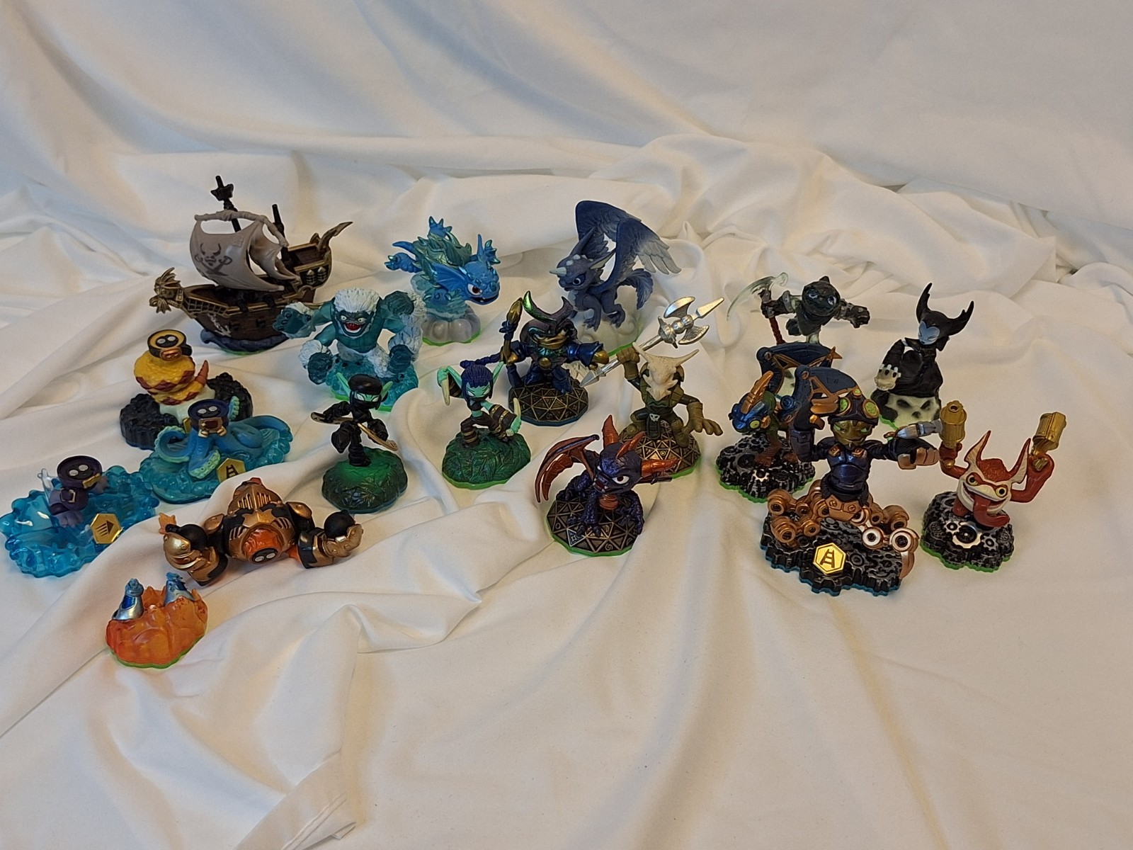 Skylander Lot 13 Characters + Extras Spyro’s Adventure Used See Pics Untested