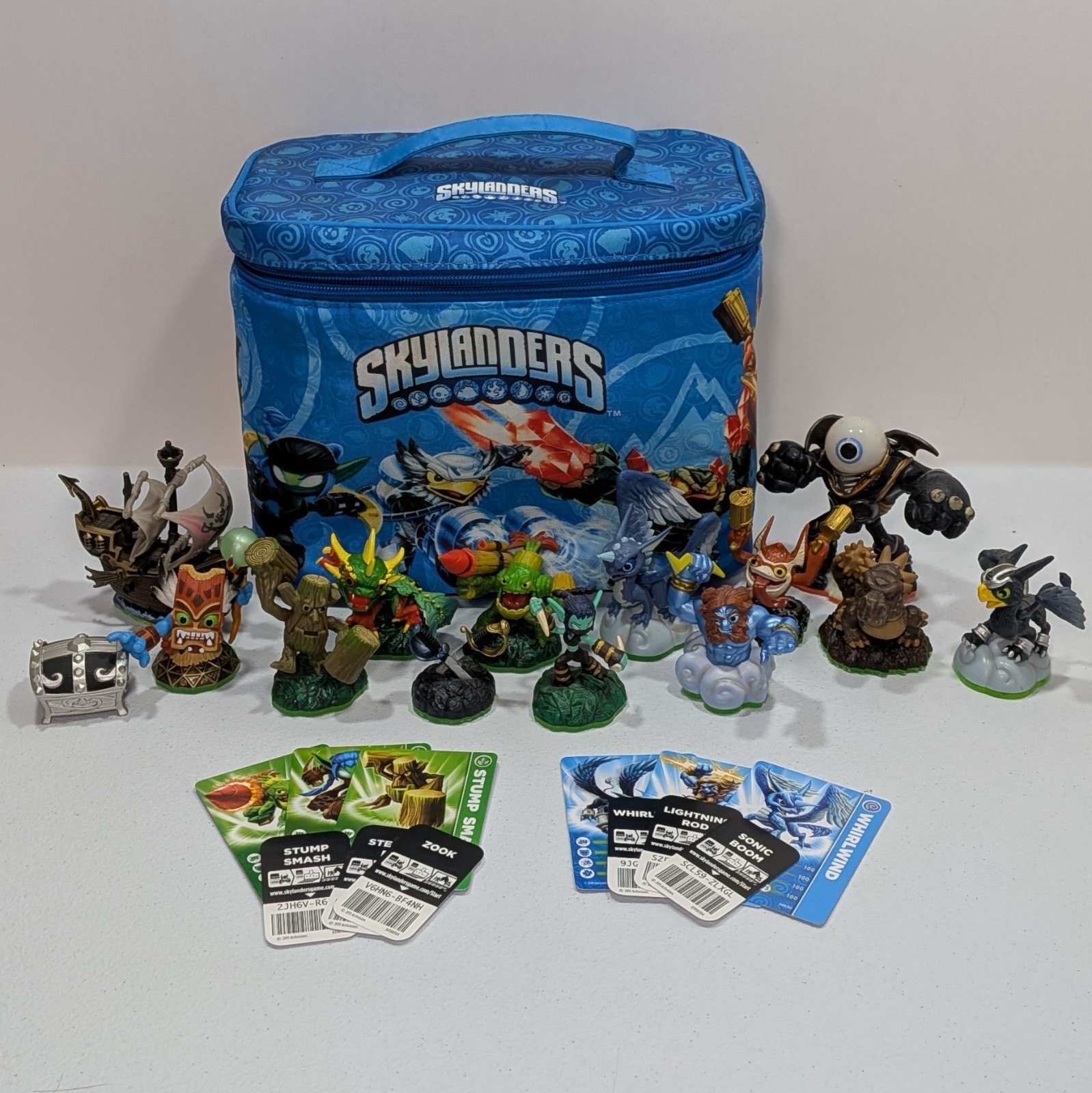 Skylanders Spyros Adventure 14 Figure Lot w/ 6 Cards & PowerA Travel Tote Bag