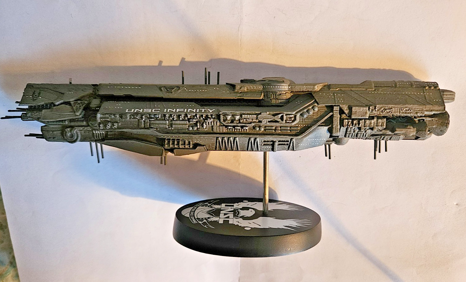 Dark Horse Deluxe Microsoft Halo UNSC Infinity 9″ Replica Ship Statue 2016