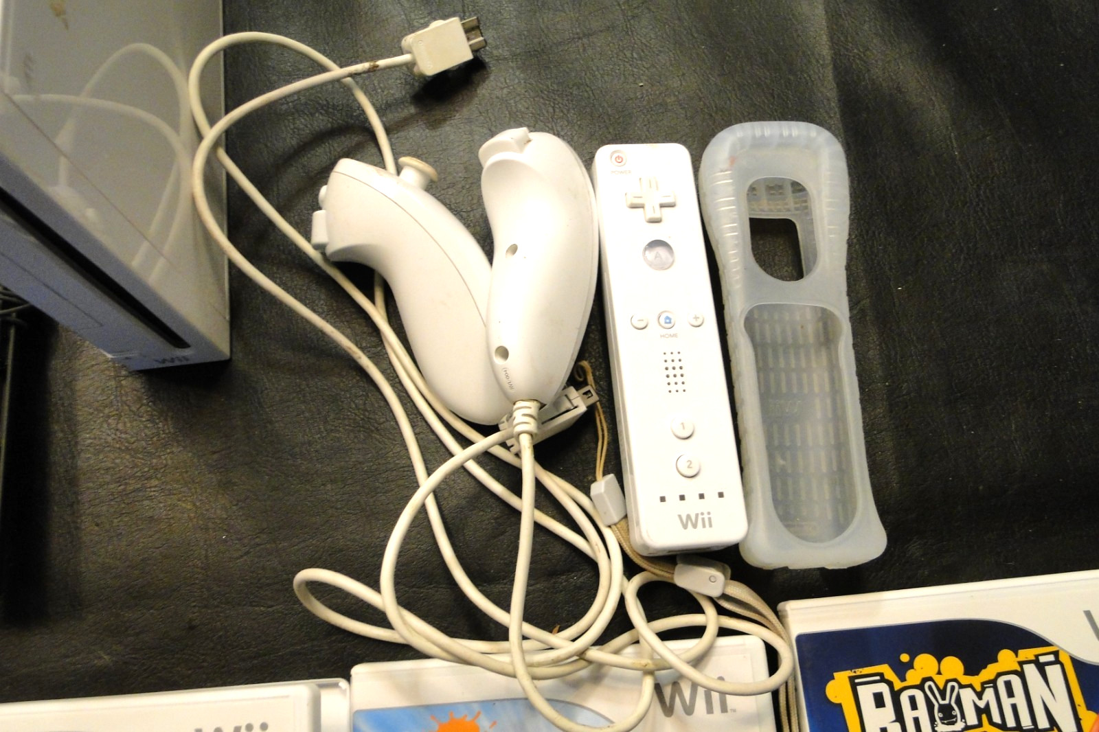 Nintendo Wii Game Console W 9 Family Games W NU Draw Tablet, Controller, Nunchuc