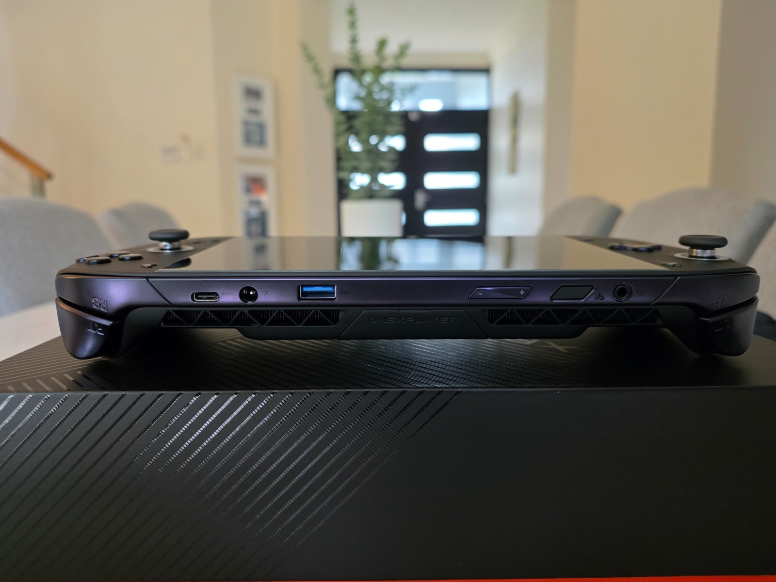 ONEXPLAYER Apex AI Max+ 395 48GB / 1TB Non-FrostBay + Accessories