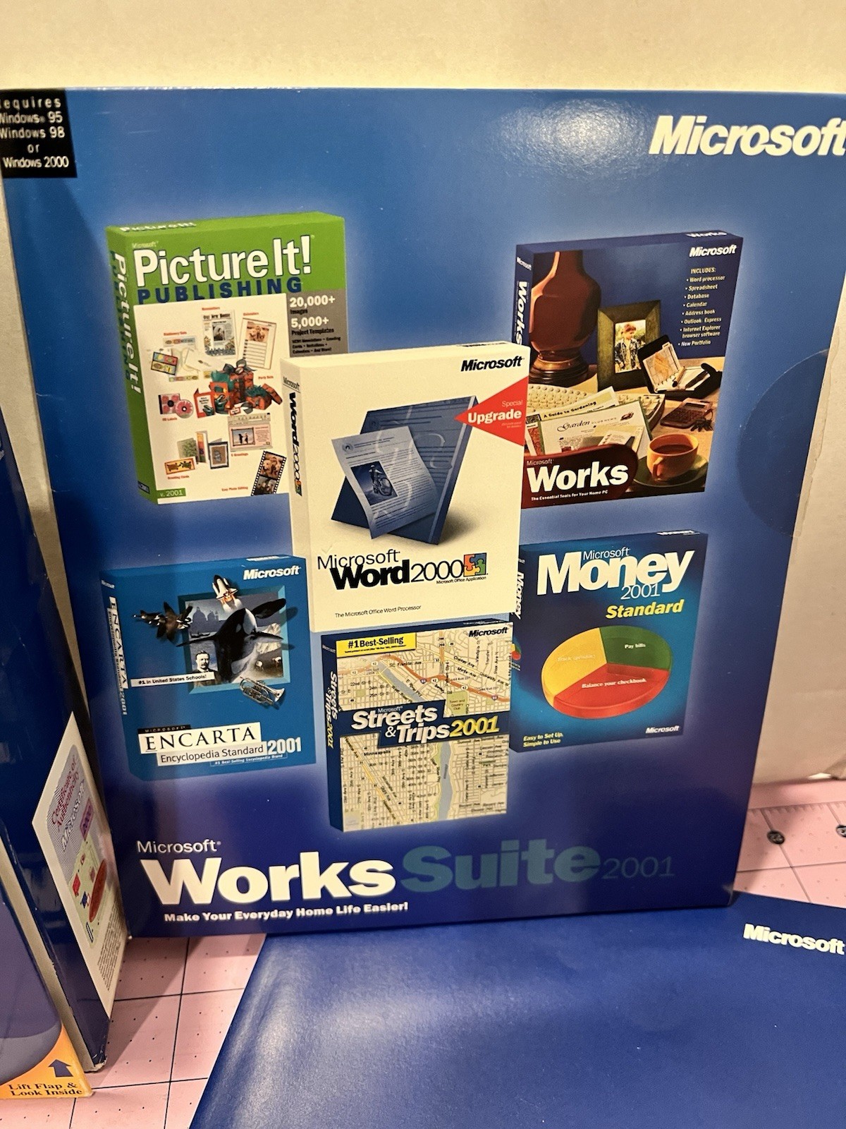 Microsoft Works Suite 2001 Word 2000, Picture It, Encarta, Money BIG BOX CIB KEY