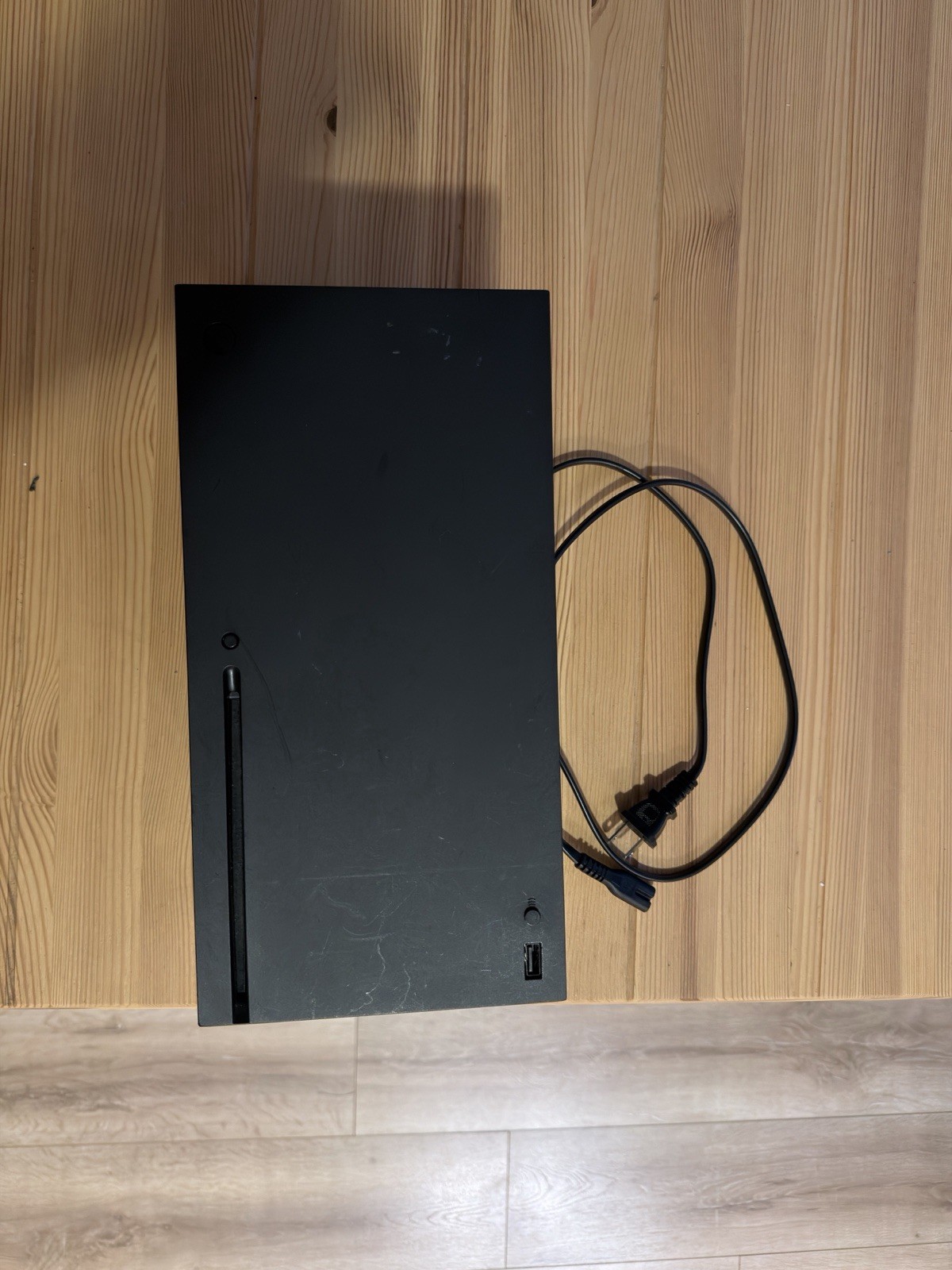 Microsoft Xbox Series X 1TB SSD Home Console – Black Model 1882 PARTS OR REPAIR
