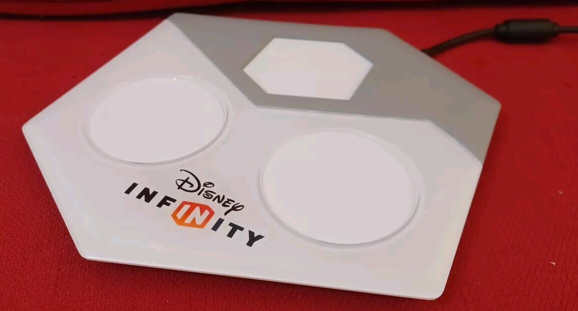 Disney Infinity USB Portal Base Pad Reader Portal Xbox 360 Model INF-8032385