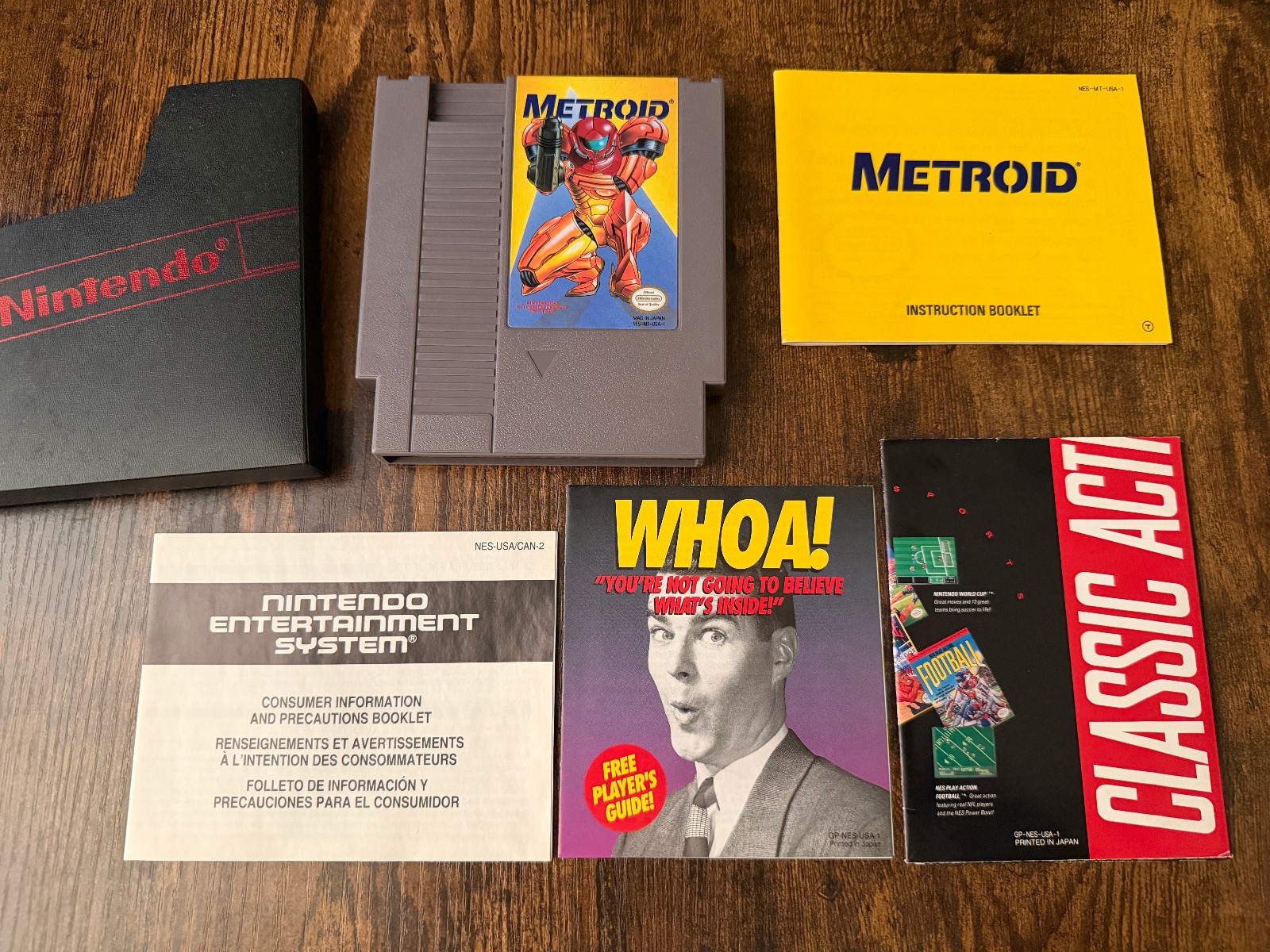 oval seal Metroid yellow complete in box seal nintendo nes factory MINT