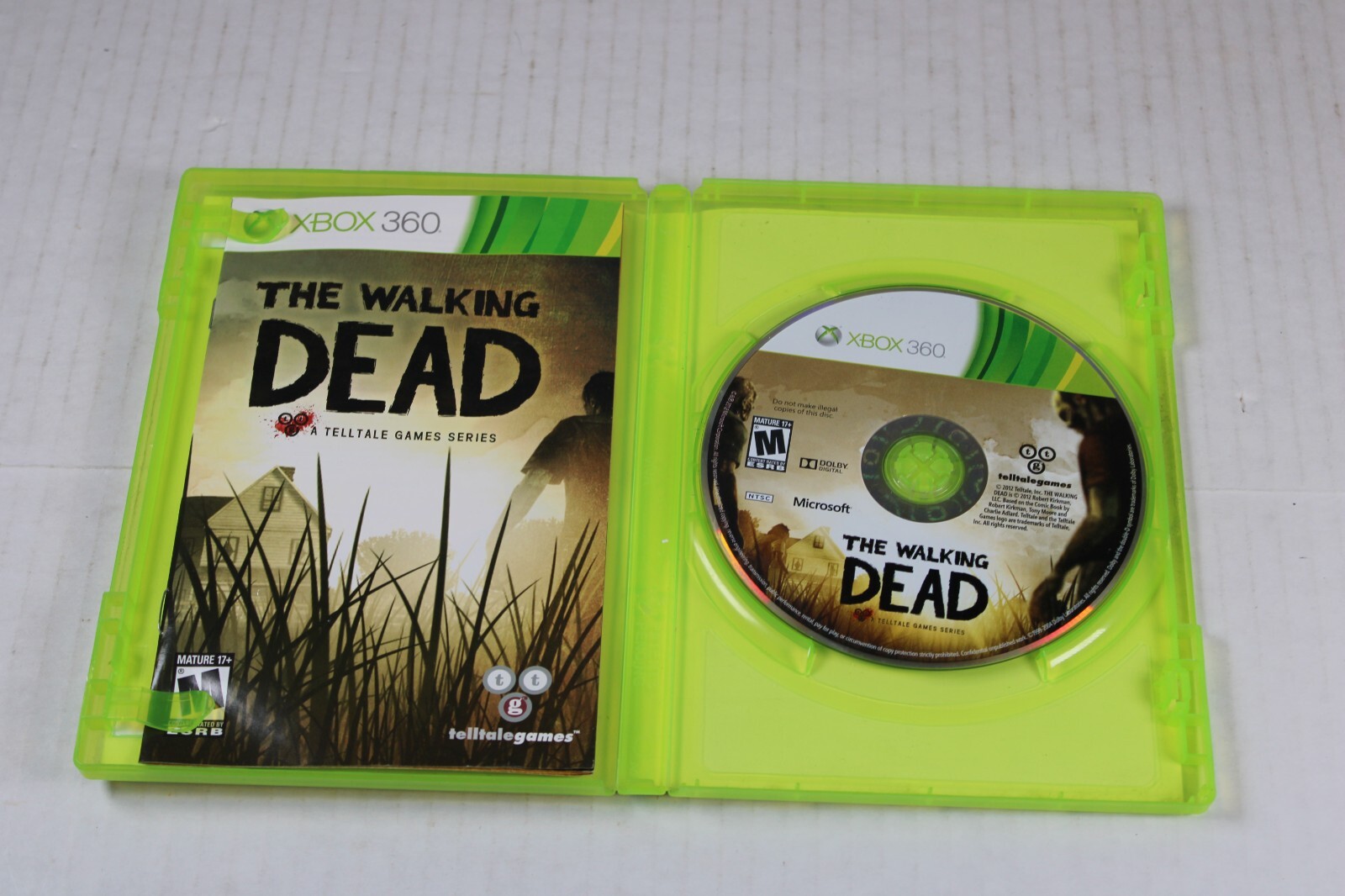 The Walking Dead: A Telltale Games Series (Microsoft Xbox 360, 2012) Complete