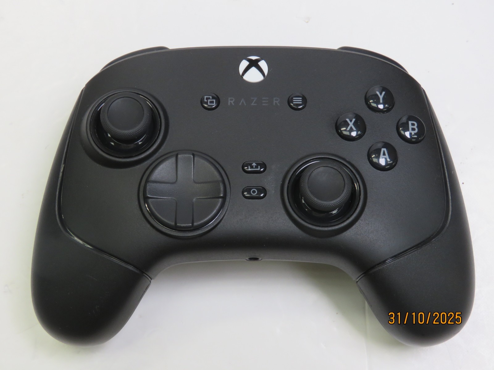 Razer Wolverine V3 Pro Wireless eSports Controller RZ06-0520 XBOX | PC