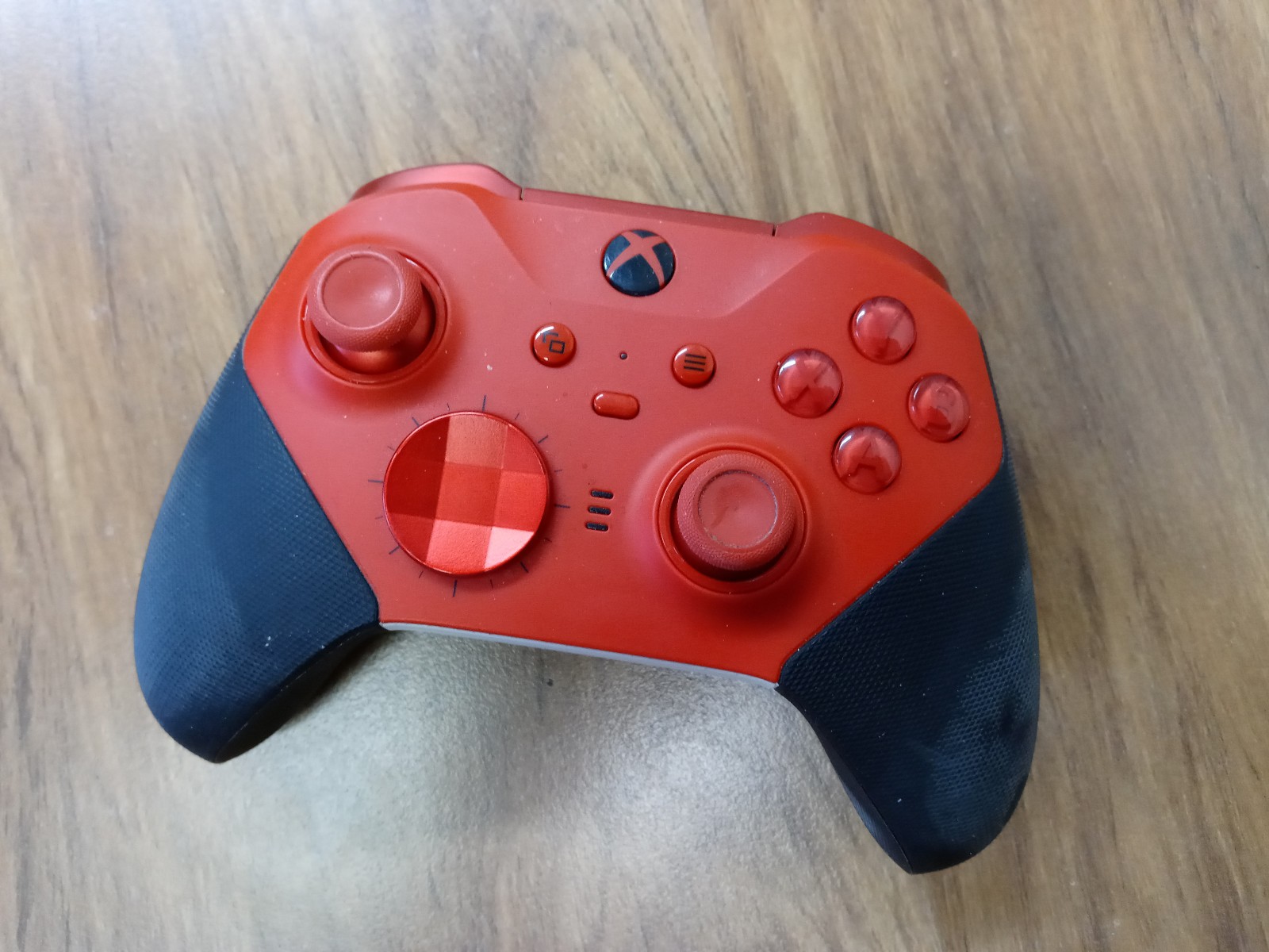 Official Microsoft – Elite Series 2 Core Wireless Controller – Red (RFZ-00013)