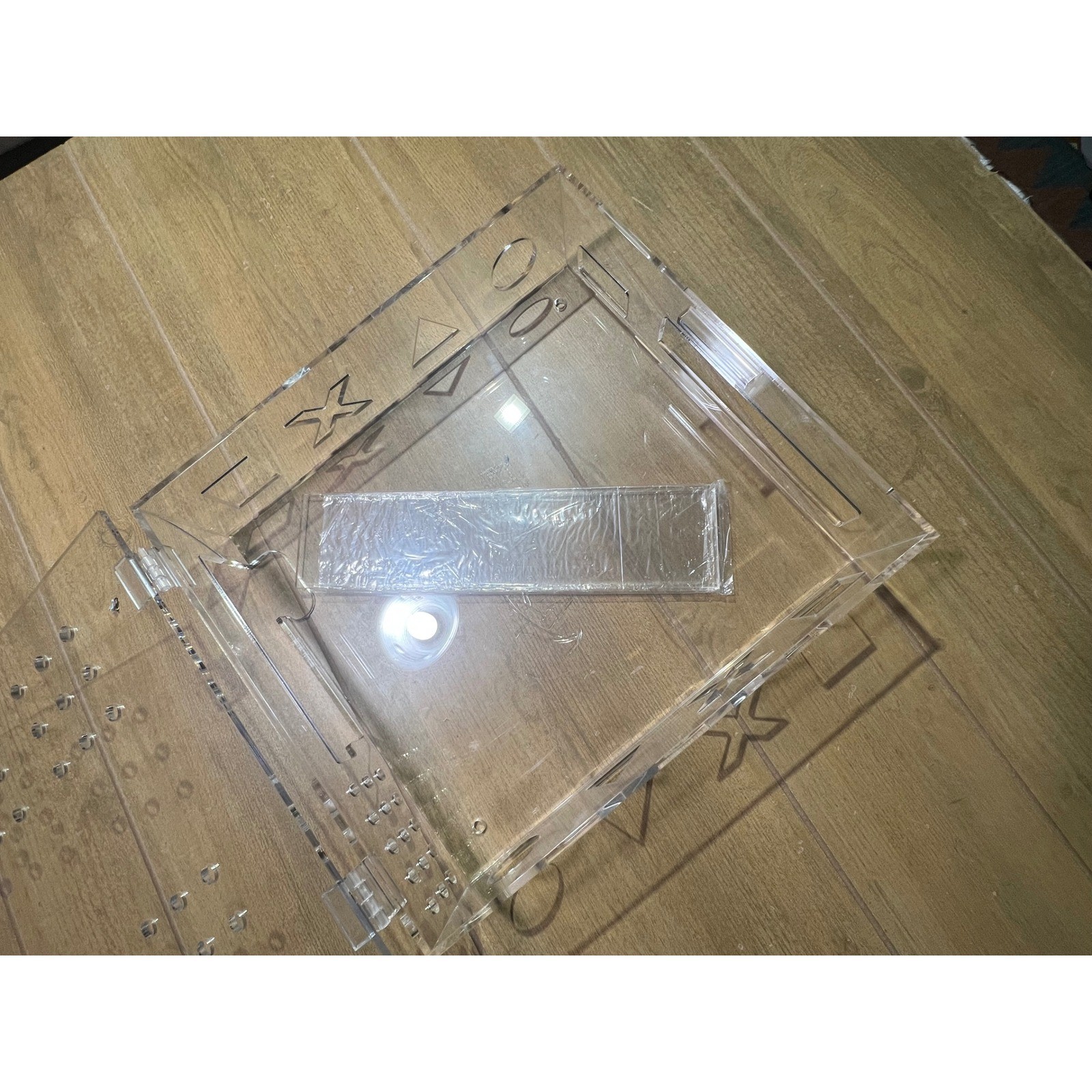 PlayStation 4 PS4 Acrylic Security Display Case with Lock and Keys Clear