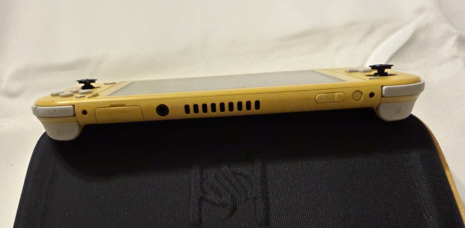 Nintendo Switch Lite Yellow Handheld System 32GB 720p Touch Screen HDH-001