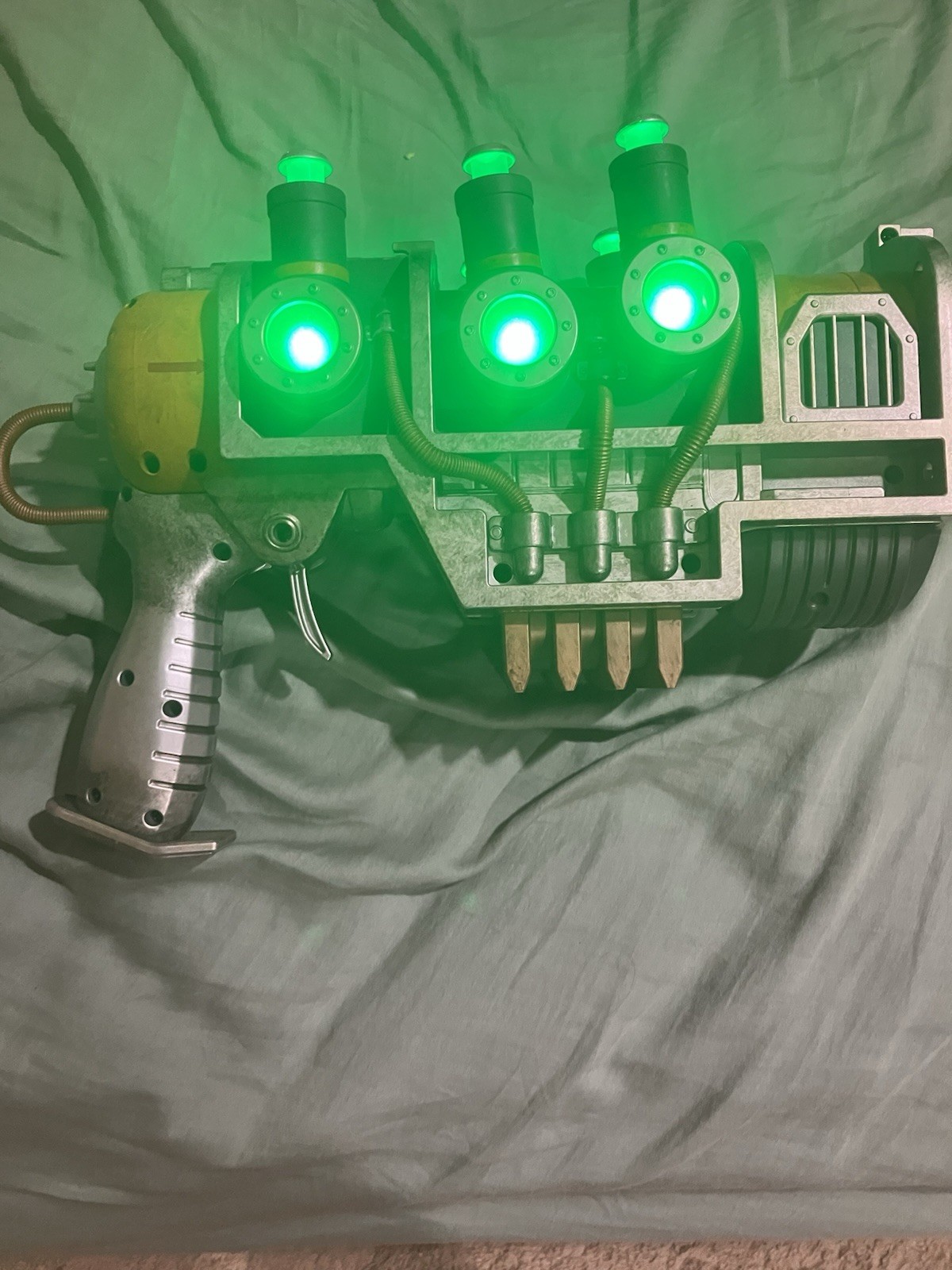 Fallout Official 1:1 Plasma Pistol Replica Chronicle Collectibles