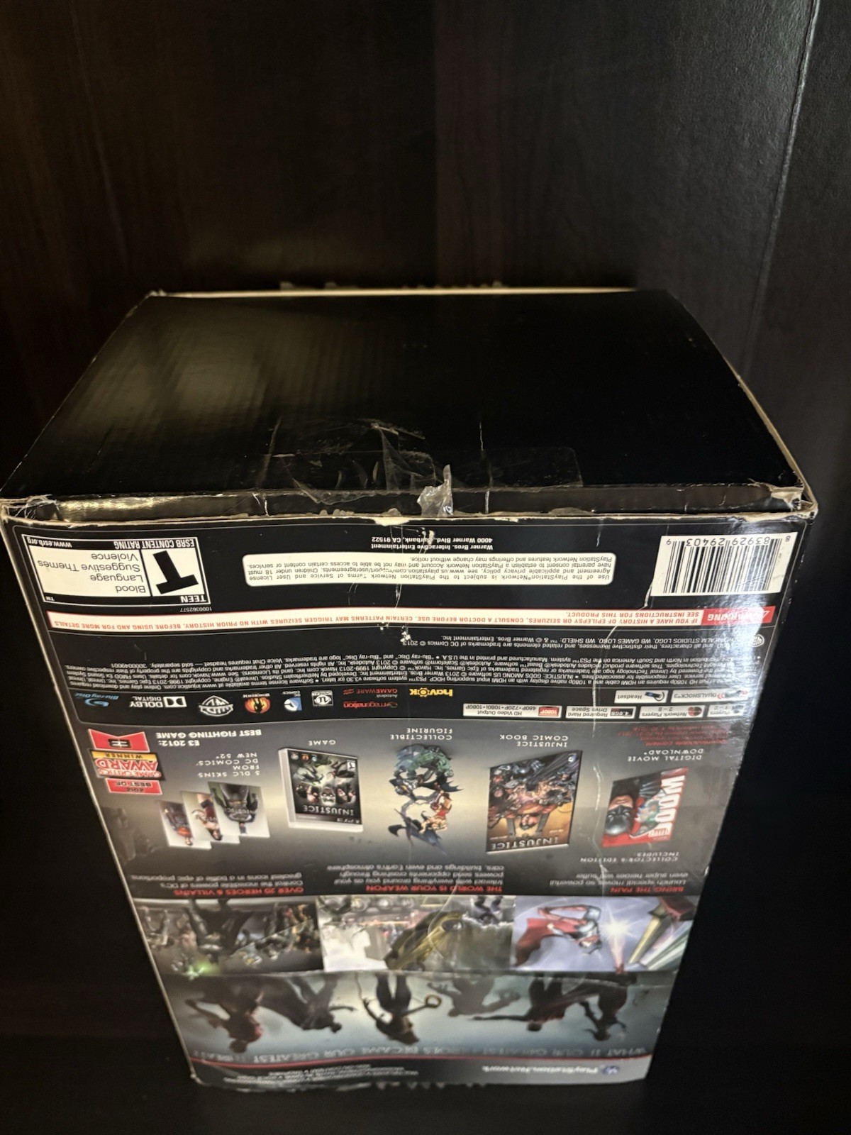 Injustice: Gods Among Us Collector’s Edition PS3 2013 Batman Wonder Woman Statue