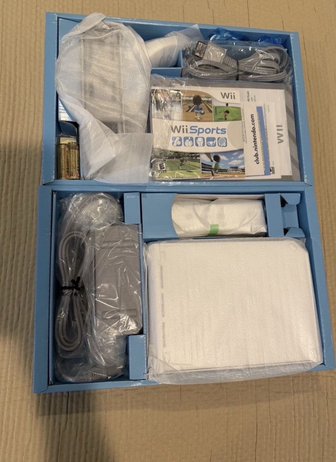 Nintendo Wii White Console Bundle RVL-001 BRAND NEW Never Played Open Box