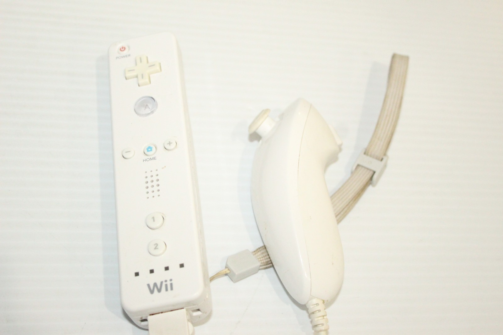 Official OEM Nintendo Wii Remote White Controller with Nuncheck and Strap
