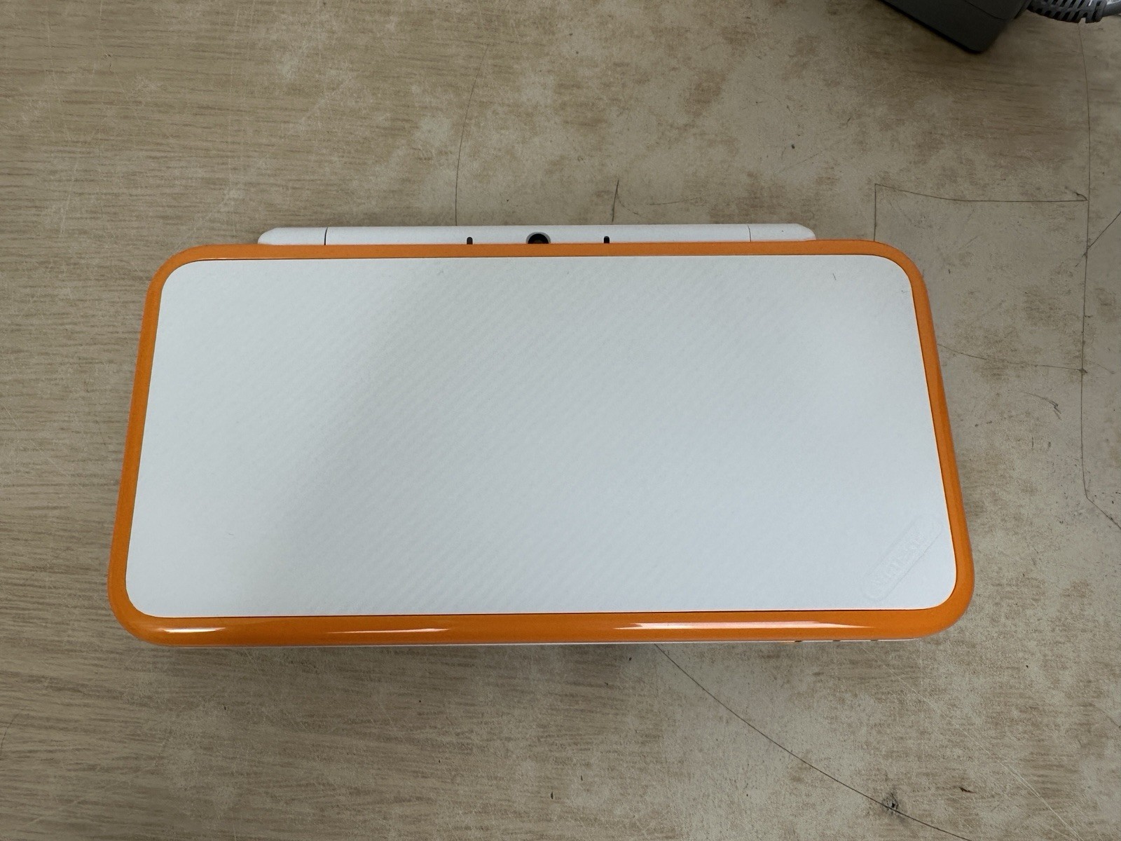 OEM USA Nintendo 2DS XL White & Orange Console System w/ Box, Charger & Inserts