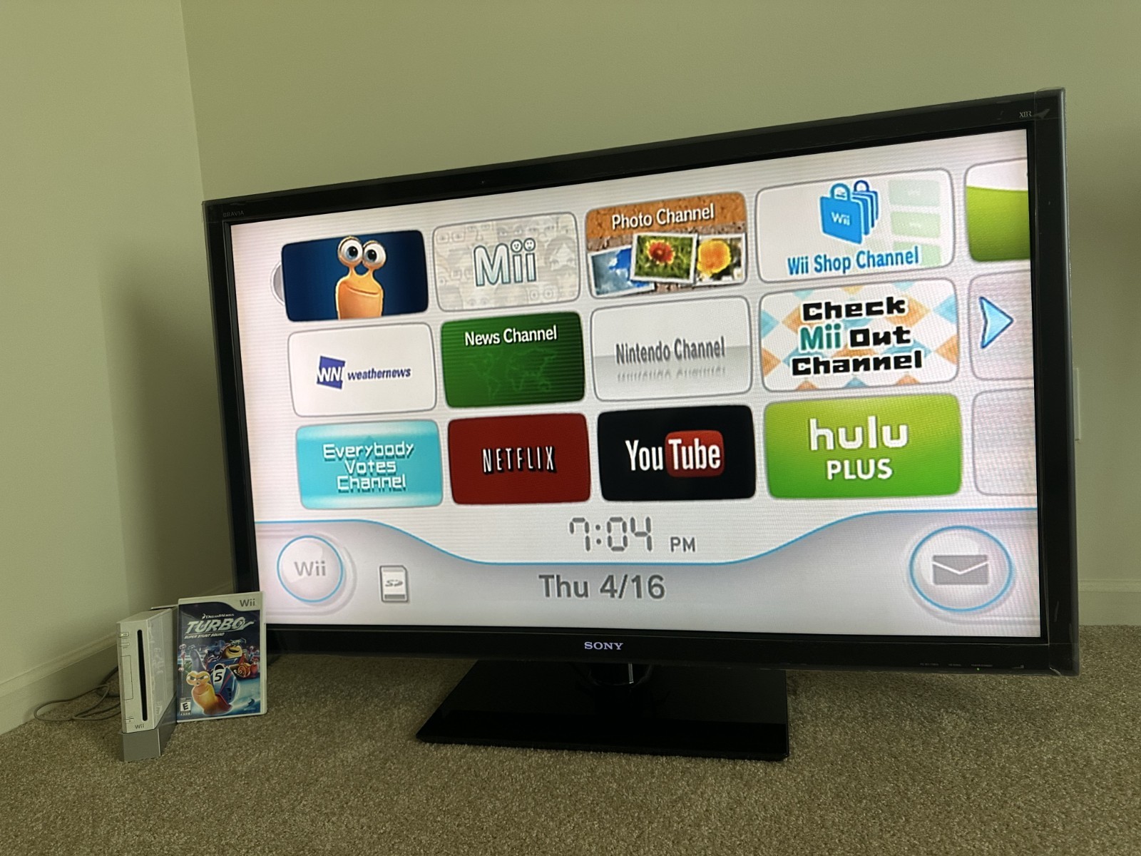 Nintendo Wii Console (White) Bundle + 3 Games