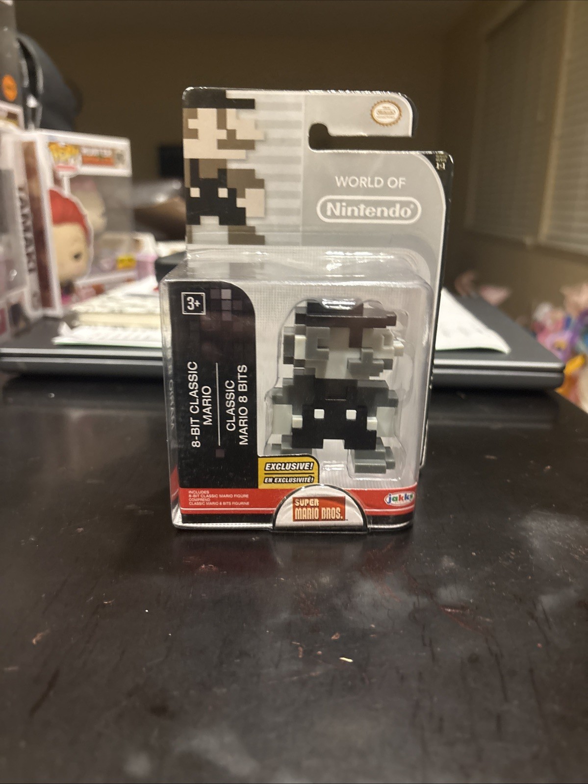 World of Nintendo Jakks Super Mario Bros 8-Bit Classic Mario Collectible Toy NEW