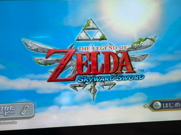 Wii Gold Remote ZELDA Skyward Sword 25th Special Edition Disc, Controller Boxed