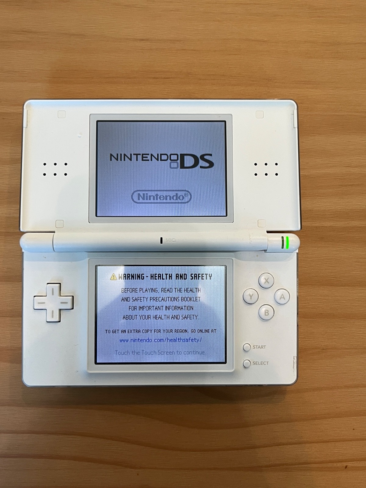 Nintendo DS Lite (USG-001) Handheld – White with Charger Game Stylus *Read*