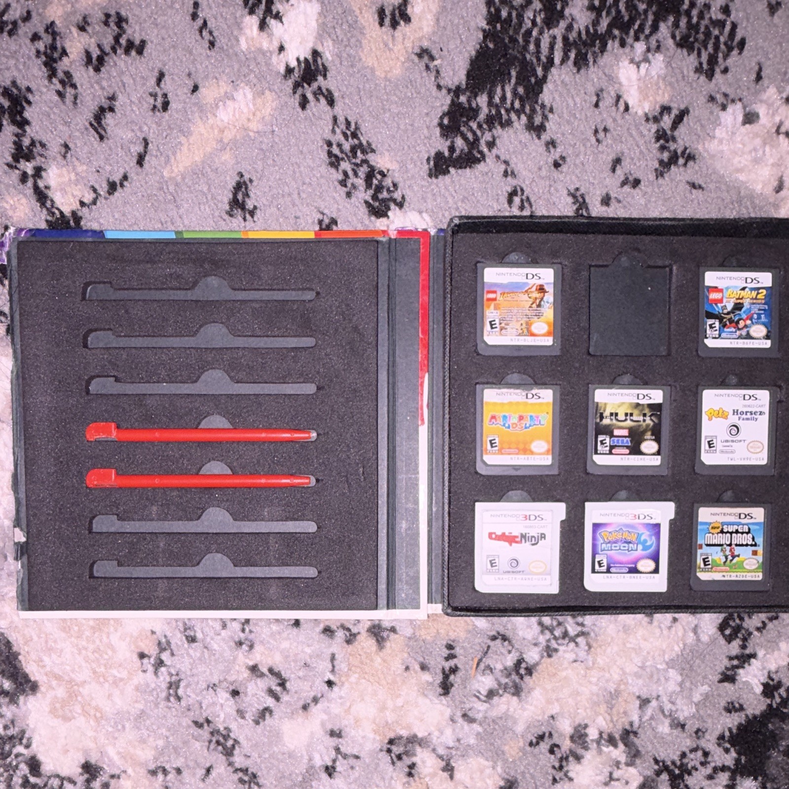 Nintendo DS/3DS Game Cartridge Mixed Lot w/Storage Case – Pokémon & Hulk