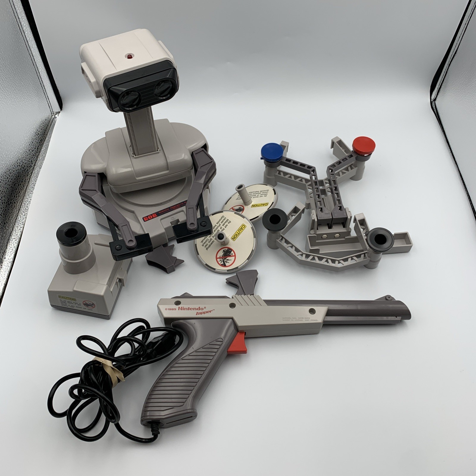 NES ROB The Robot W/Accessories Set In Original Box Tested & Works W/Zapper Gun