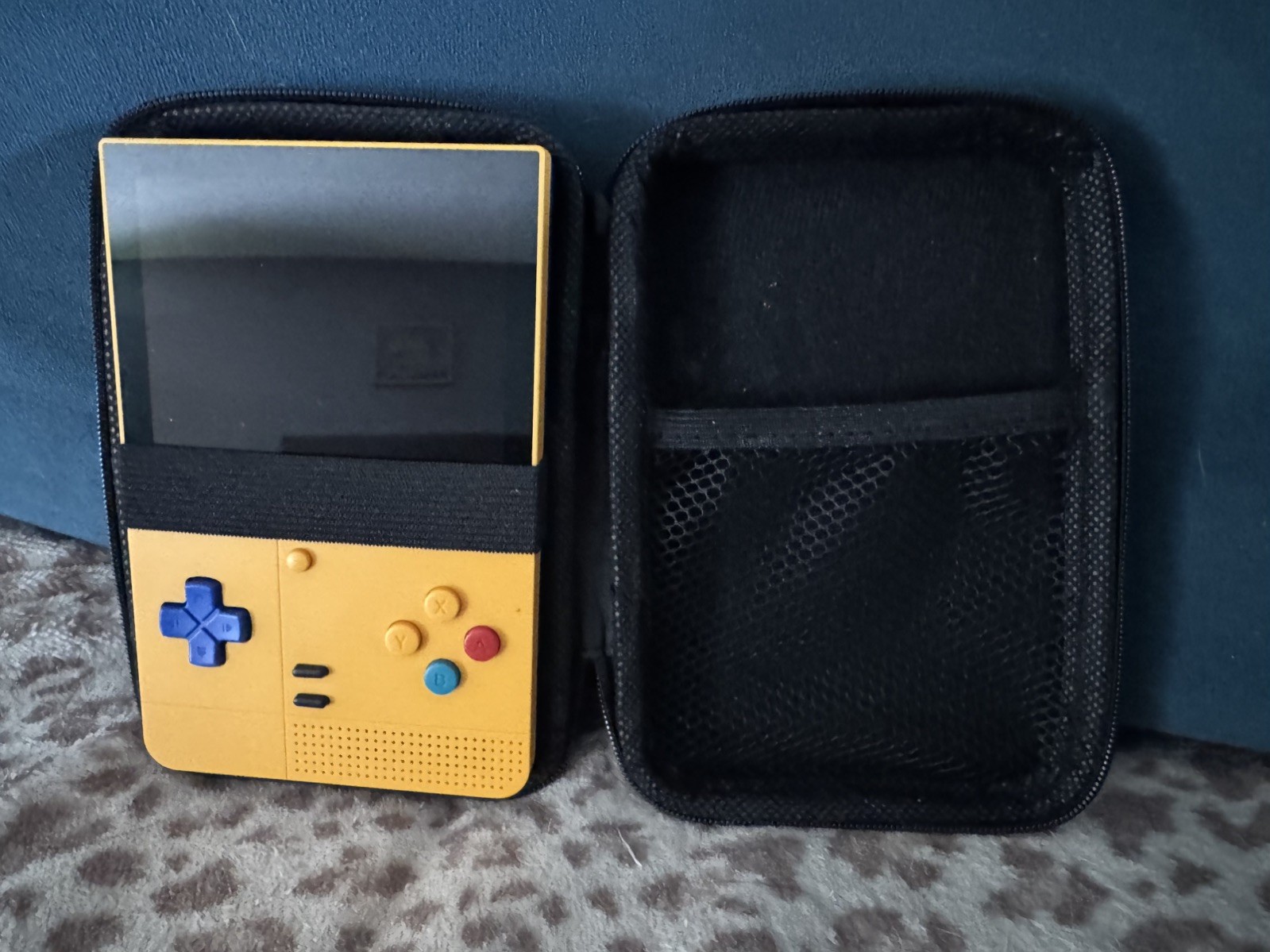 Retroid Pocket Classic – PKM Yellow Excellent condition 6GB+128 w/ purple case