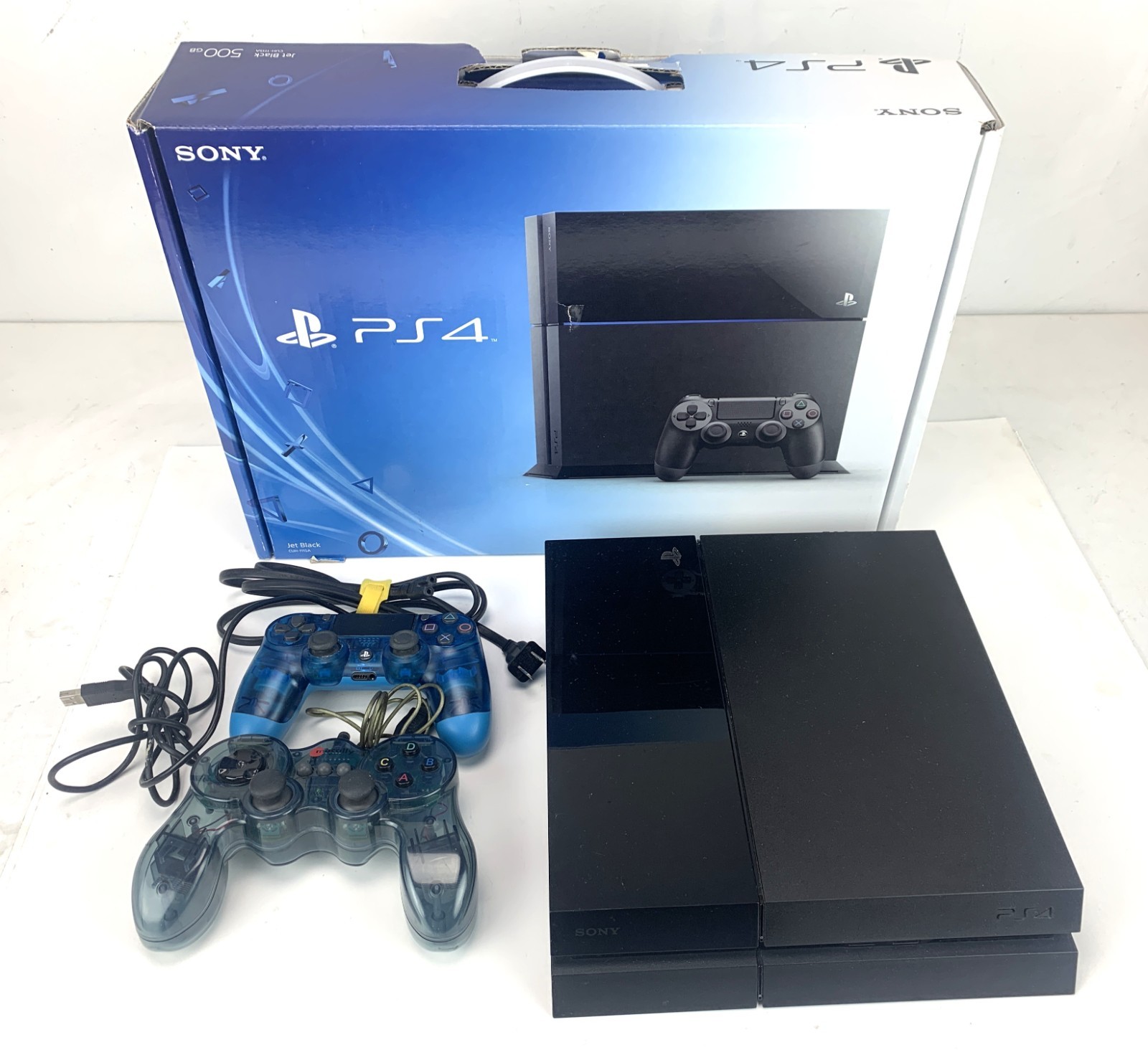 Sony PlayStation 4 PS4 500GB Console Bundle HDMI Black – With Box.