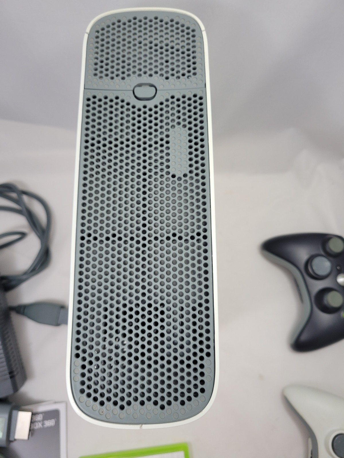 Xbox 360 Bundle White Fat System w/ 2 Controllers Power Supply & HDMI Cable Game