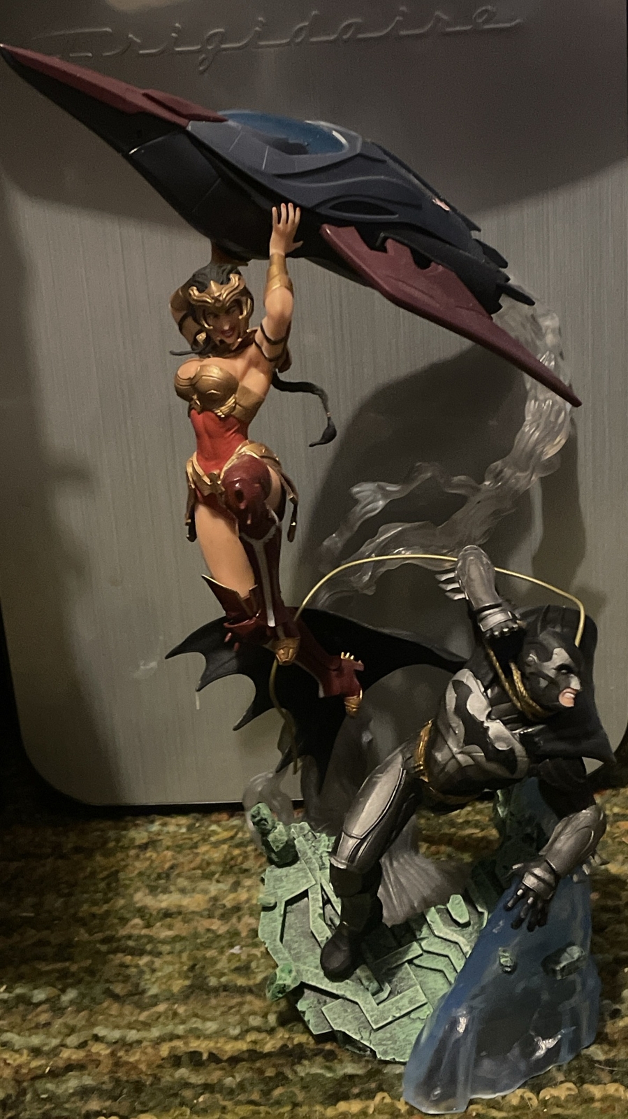 DAMAGED INJUSTICE GODS AMONG US STATUE FIGURE BATMAN WONDER WOMAN NO WINGS