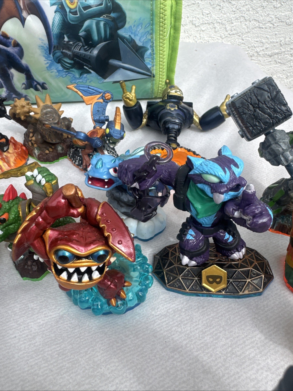 Spyro’s Adventure Skylanders Bag w/ 20 Skylander Figures
