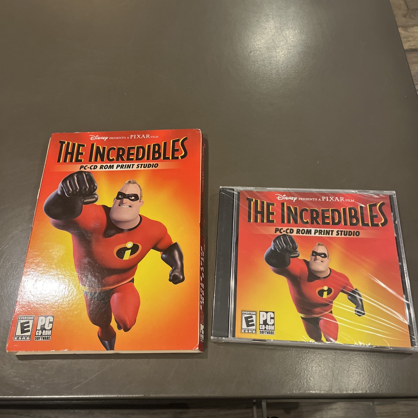 Disney Pixar The Incredibles PC CD-ROM Print Studio 2004 Vintage Software Sealed